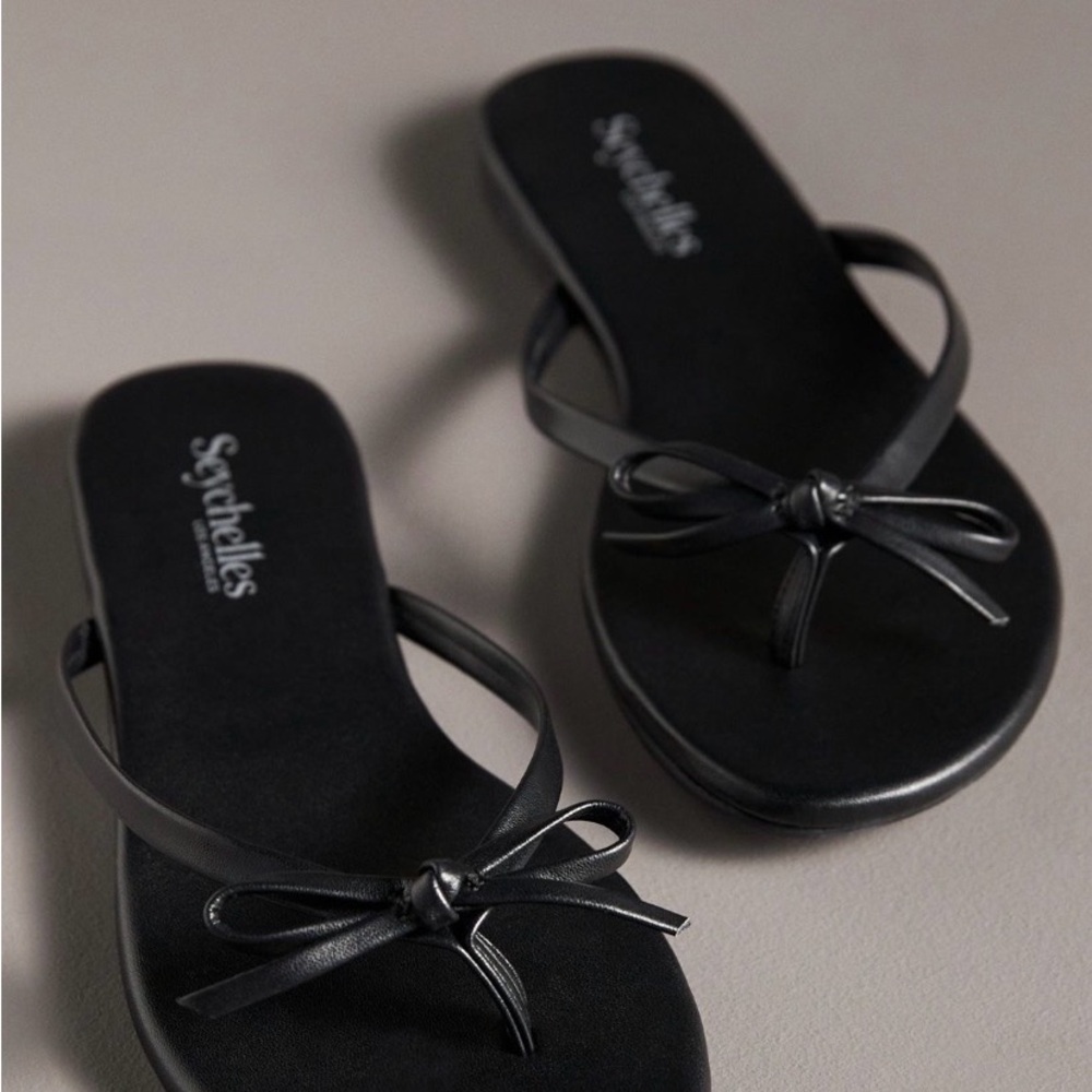 Seychelles Black Knot Toe-Post Leather Sandal - Women - Picture 2 of 4